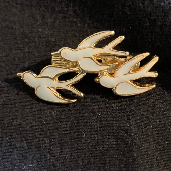 Estate Gold and Blue Bird Brooch - Picture 2 of 5
